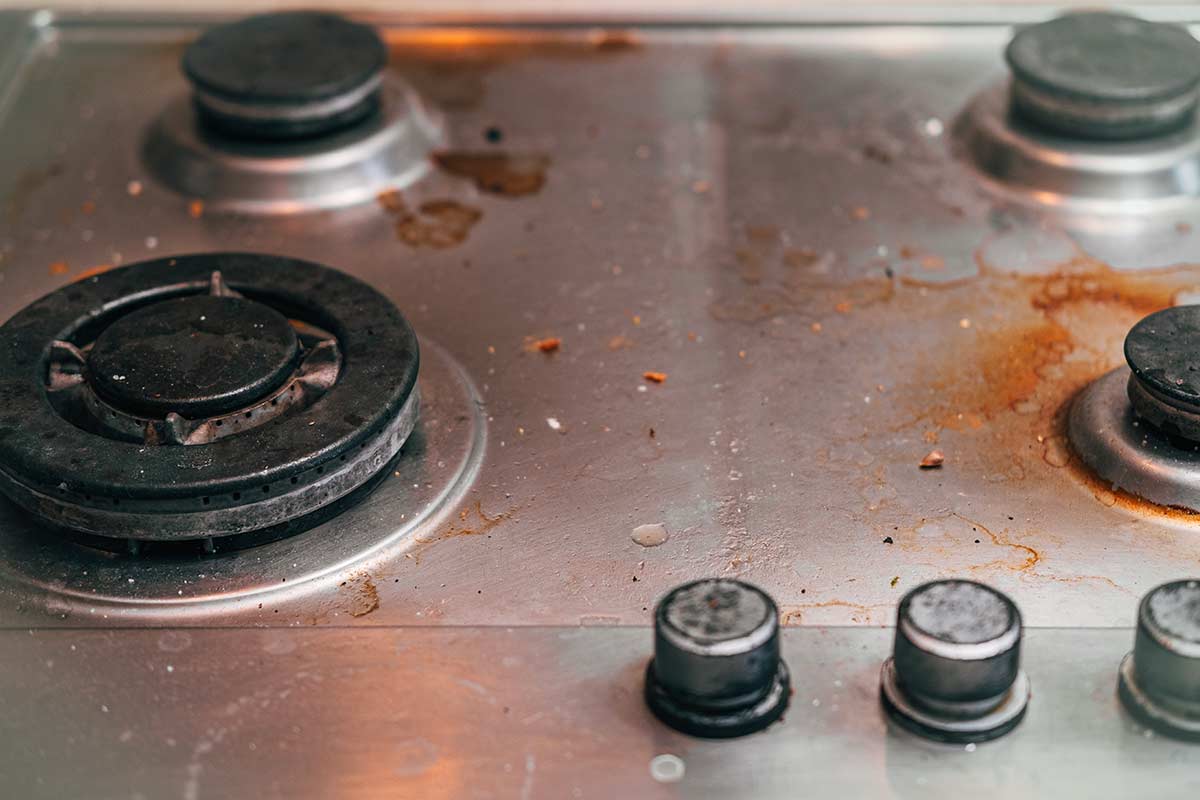 Bruciatori sporchi e fiamma debole? Puliscili così e risolvi in 5 minuti
