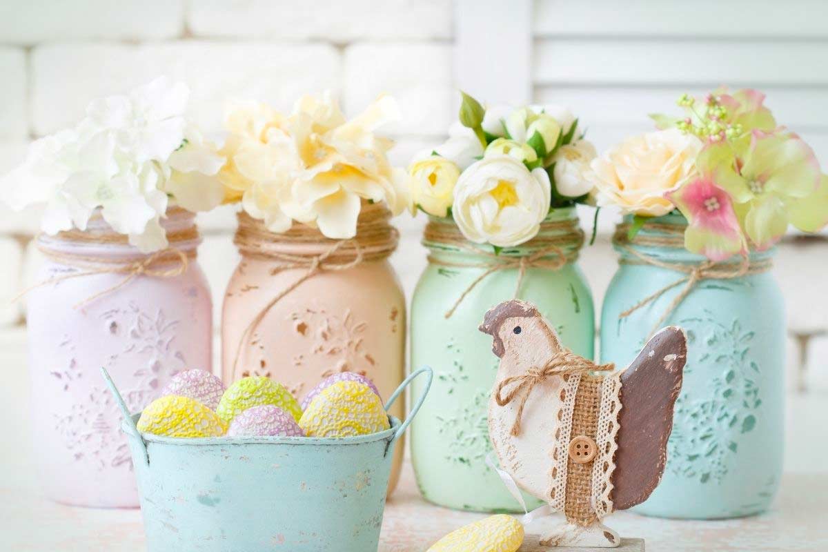 Dipingere barattoli di vetro shabby: il trucco per un effetto perfetto