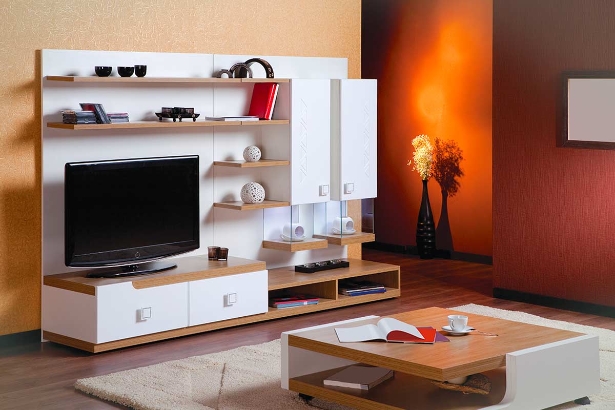 Parete attrezzata sì o no: vantaggi, svantaggi e alternative