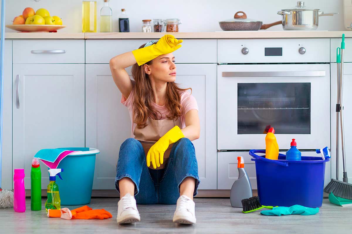 Pulizie e stanchezza: perché ti senti sempre indietro